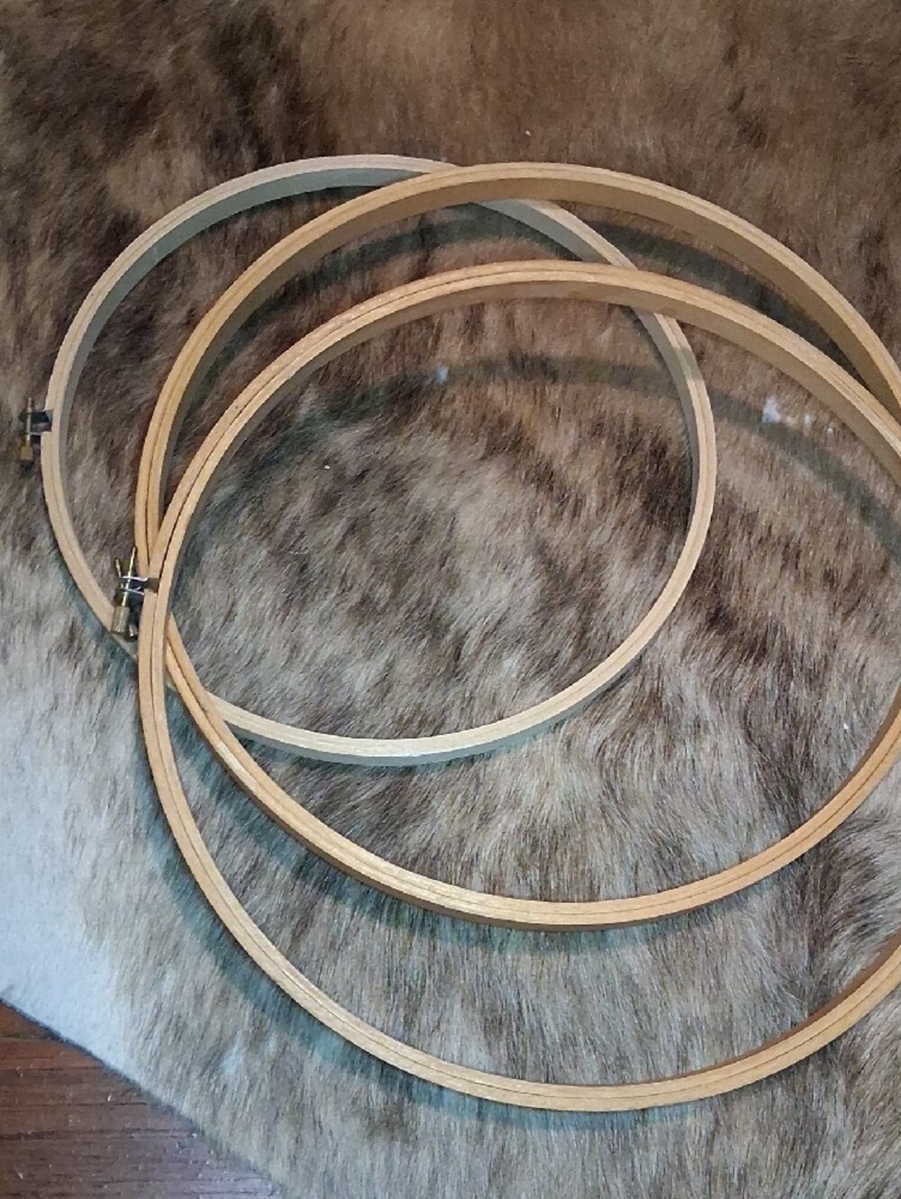 VTG Wood Embroidery Hoops Trio - Rustic Home Wall Decor - Picture 6 of 6